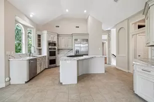 11 Twin Greens Ct, Houston, TX 77339 - Photo 18