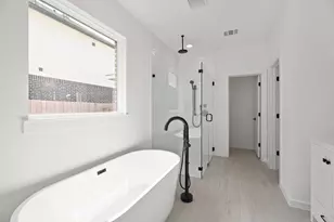 217 Dunovant Dr, Sealy, TX 77474 - Photo 18
