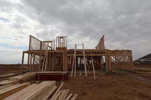 217 Dunovant Dr, Sealy, TX 77474 - Photo 2