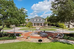 19 E Breezy Way, The Woodlands, TX 77380 - Photo 28