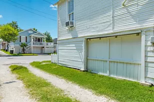 1512 38th St, Galveston, TX 77550 - Photo 16