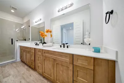 5324 Rue Street, Houston, TX 77033 - Photo 1