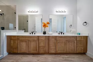 5324 Rue St, Houston, TX 77033 - Photo 1
