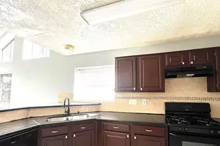 7927 Manzano Dr, Houston, TX 77083 - Photo 6