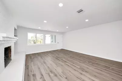 2726 Valley Forest Drive, Missouri City, TX 77489 - Photo 10