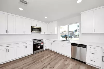 2726 Valley Forest Drive, Missouri City, TX 77489 - Photo 12