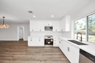 2726 Valley Forest Drive, Missouri City, TX 77489 - Photo 14