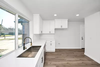 2726 Valley Forest Drive, Missouri City, TX 77489 - Photo 16