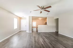10842 Maple Bough Ln, Houston, TX 77067 - Photo 4