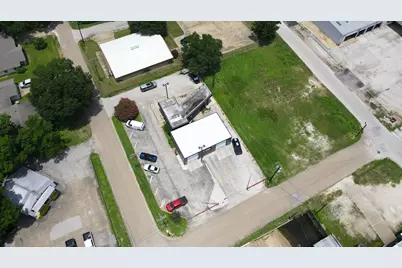 207 E Cottonwood Street, Madisonville, TX 77864 - Photo 1