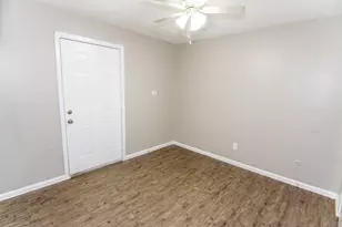 1667 Northwood St, Houston, TX 77009 - Photo 8