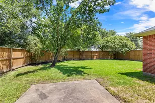 3001 Meadow Bay Dr, Dickinson, TX 77539 - Photo 20