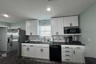 1118 County Rd 204, Sargent, TX 77414 - Photo 6