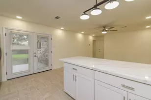 5003 Denoron Dr, Houston, TX 77048 - Photo 10