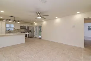 5003 Denoron Dr, Houston, TX 77048 - Photo 8