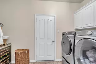 8973 Fallsbrook Ct, Conroe, TX 77302 - Photo 22