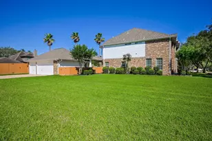 903 High Ridge Dr, Friendswood, TX 77546 - Photo 2