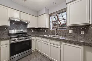 11806 Roandale Dr, Houston, TX 77048 - Photo 6