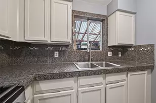 11806 Roandale Dr, Houston, TX 77048 - Photo 8