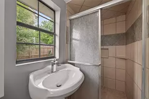 11806 Roandale Dr, Houston, TX 77048 - Photo 16