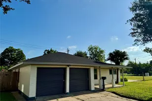 6321 Apache Dr, Pasadena, TX 77503 - Photo 2