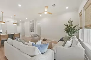 4046 Miramar Ct, Galveston, TX 77554 - Photo 10