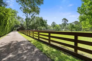 24 W Rivercrest Dr, Houston, TX 77042 - Photo 6