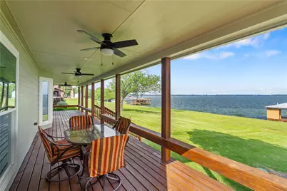292 Old Post Rd S, Livingston, TX 77351 - Photo 8