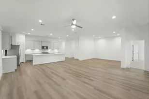 4541 Iguaza Fls Dr, Conroe, TX 77303 - Photo 4