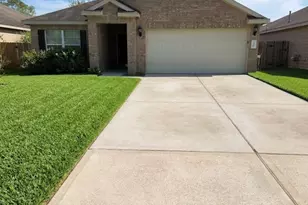 2005 Lost Pine Ct, Conroe, TX 77304 - Photo 2