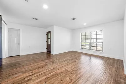 8703 Manhattan Drive, Houston, TX 77096 - Photo 10