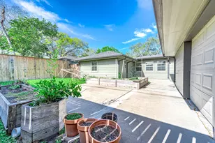 8703 Manhattan Dr, Houston, TX 77096 - Photo 34