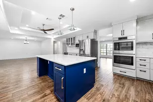 8703 Manhattan Dr, Houston, TX 77096 - Photo 2