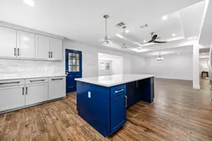 8703 Manhattan Dr, Houston, TX 77096 - Photo 14