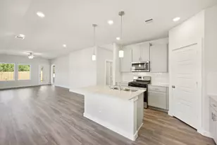 18718 Timber Gln Dr, Montgomery, TX 77316 - Photo 2