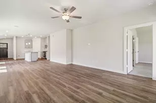 18718 Timber Gln Dr, Montgomery, TX 77316 - Photo 4