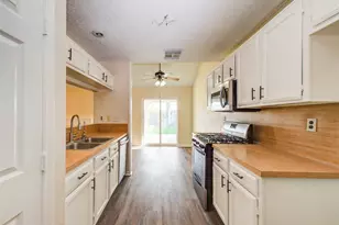 3307 E Heatherock Cir, Sugar Land, TX 77479 - Photo 4