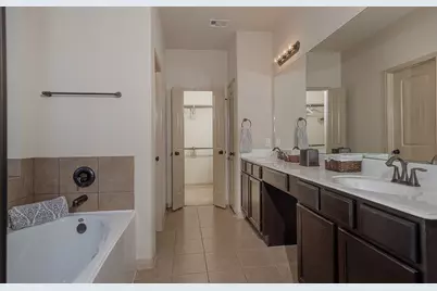222 Hawkhurst, The Woodlands, TX 77354 - Photo 14