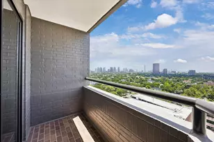 651 Bering Dr, Houston, TX 77057 - Photo 10