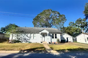 205 Baber St, Brenham, TX 77833 - Photo 1