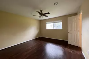 9619 Beverly Hill St, Houston, TX 77063 - Photo 10