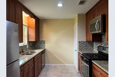 9619 Beverlyhill Street, Houston, TX 77063 - Photo 2