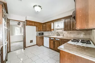 16511 Clearcrest Dr, Houston, TX 77059 - Photo 8