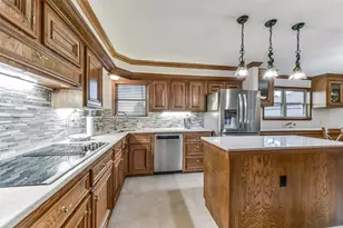 1511 Old Alvin Rd, Pearland, TX 77581 - Photo 10