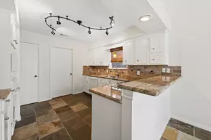 1307 Creek Hollow Dr, Seabrook, TX 77586 - Photo 8