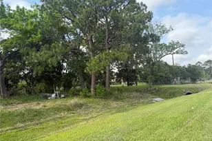 1019 E Archer Rd, Baytown, TX 77521 - Photo 6
