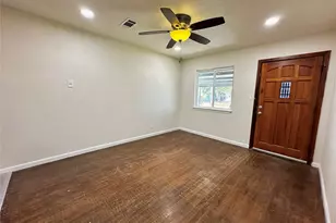 9434 Fairland Dr, Houston, TX 77051 - Photo 2
