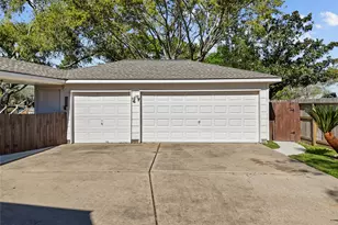 1009 Sable Dr, Friendswood, TX 77546 - Photo 4