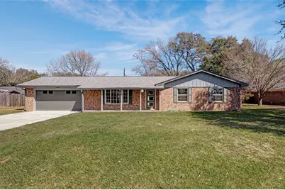 605 Helms Avenue, Wharton, TX 77488 - Photo 1