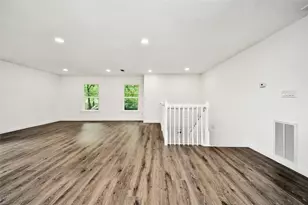 33 Kittiwake Ct, The Woodlands, TX 77380 - Photo 16